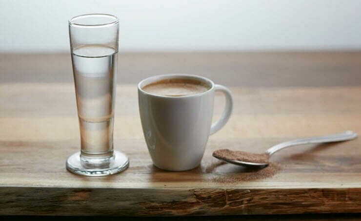 как пить самбуку правильно и чем закусывать